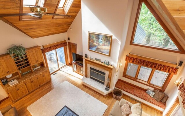 Book Spring Summer Luxury House at Wintergreen