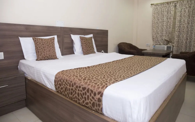 OYO 8109 Hotel Basera