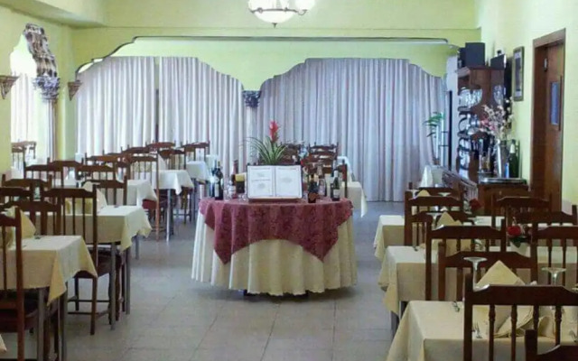 Hostal Restaurante Cobas