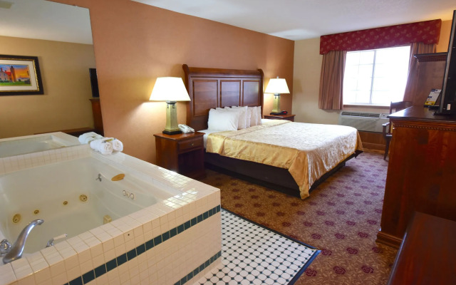 Hamilton Inn Select Beachfront Mackinaw City