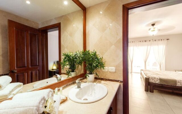 Las Terrazas VIP Pool Beach Club & Spa