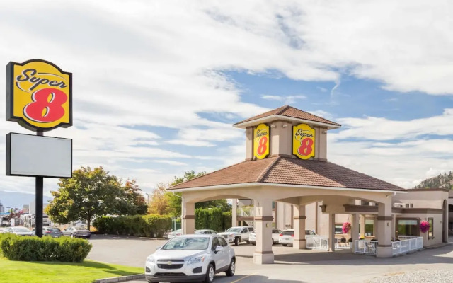 Super 8 By Wyndham Kelowna Bc