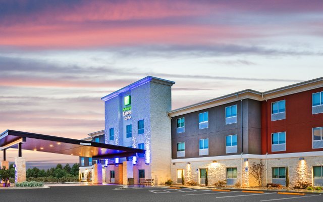 Holiday Inn Express And Suites Junction, an IHG Hotel