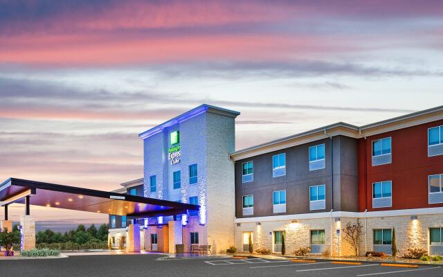 Holiday Inn Express And Suites Junction, an IHG Hotel