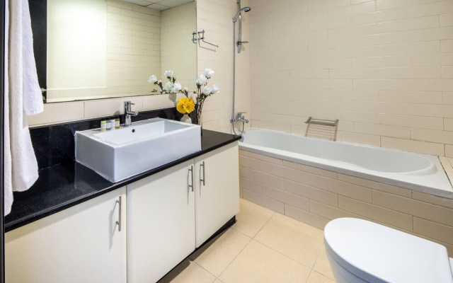 1BR Apartment in Dubai Marina Amazing Balcony