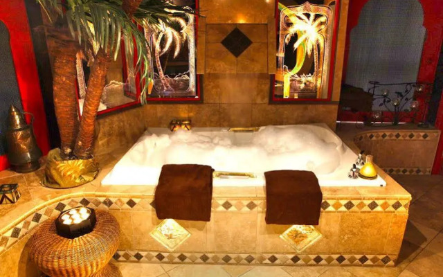 Mariaggi's Theme Suite Hotel & Spa