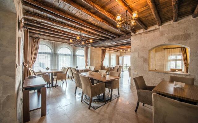 Charming Cave Hotel