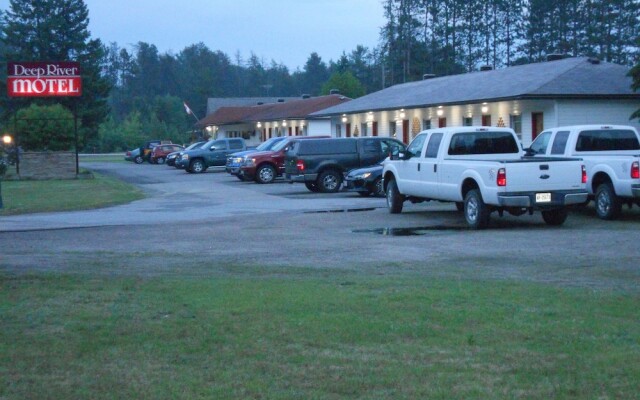 Deep River Motel