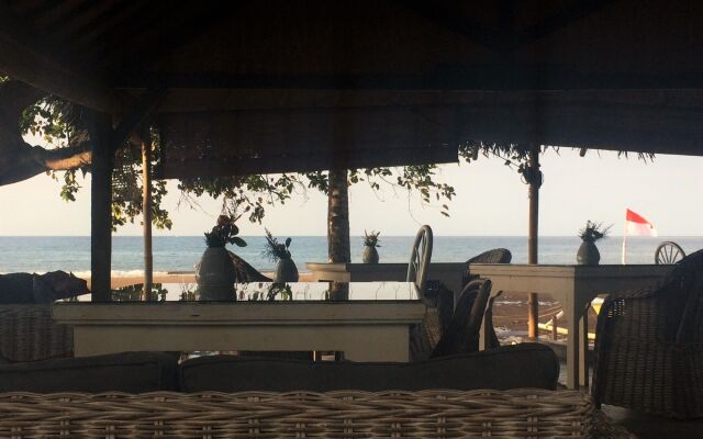 Lilin Lovina Beach Hotel