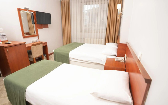 Golden Siyav Hotel