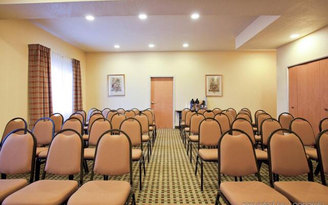 Holiday Inn Express Hotel & Suites Hesperia by IHG