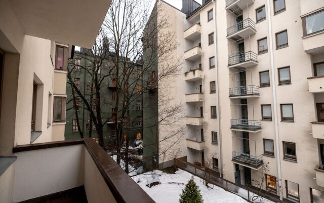 2ndhomes Modern 1BR Home w Sauna&Balcony