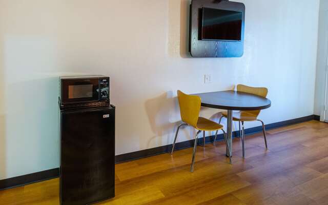 Motel 6 Waxahachie, TX