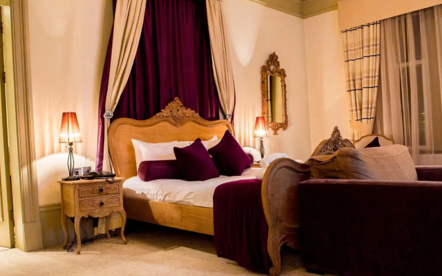 The Lynnhurst Hotel
