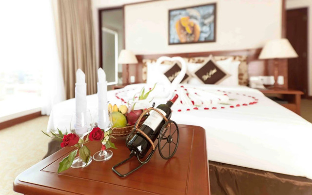 TTC Hotel Deluxe Tan Binh