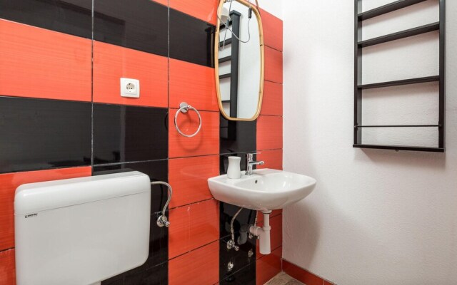 Amazing Home in Novalja With 5 Bedrooms and Wifi