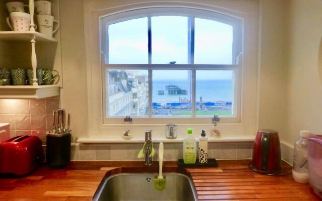 2 Bedroom Apartment in Brighton With sea View Sleeps 3