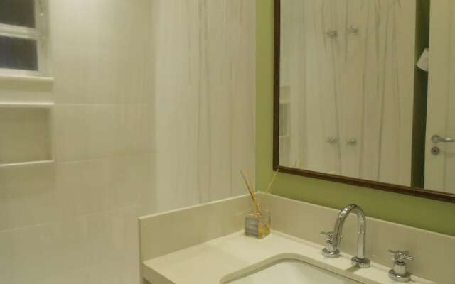 Gohouse - Atlantica 702 B