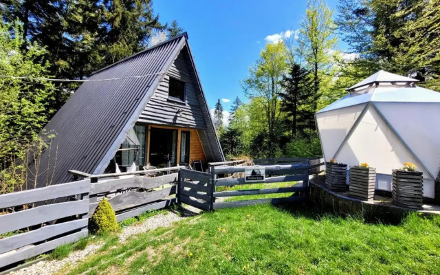 Osada pod Beskidem- chatki całoroczne