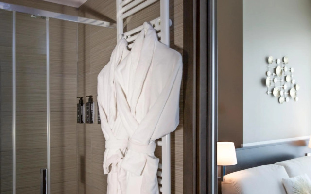 Hotel The One