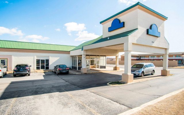 OYO Hotel Oklahoma City South I-35 and SE 29th