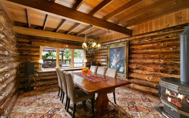Eagles Nest Luxury Mountain Retreat