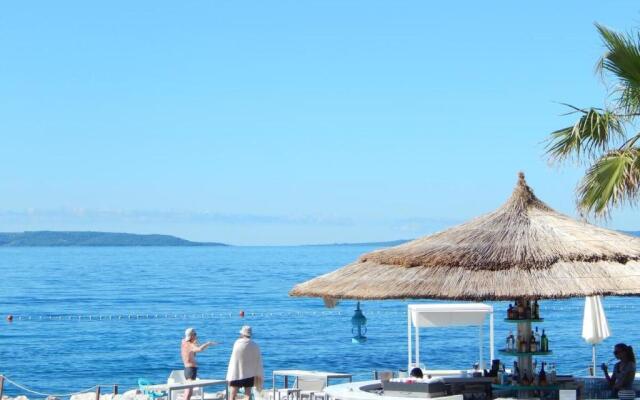 Sea view apartment EMA