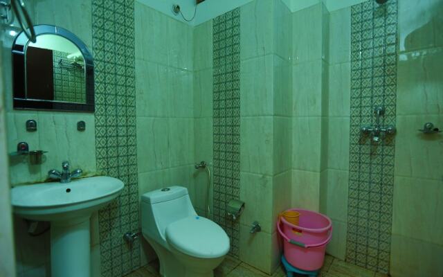 Hotel Paras Plaza