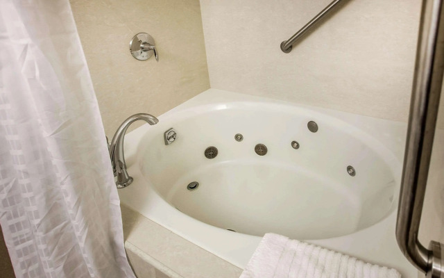 Comfort Inn & Suites Near Fallon Naval Air Station