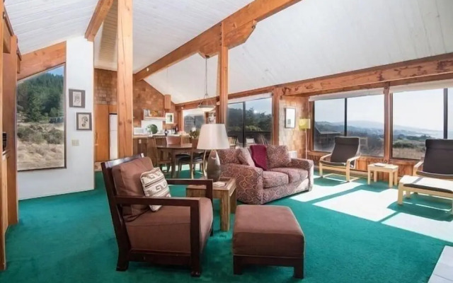 Holmes 3 Br home by RedAwning