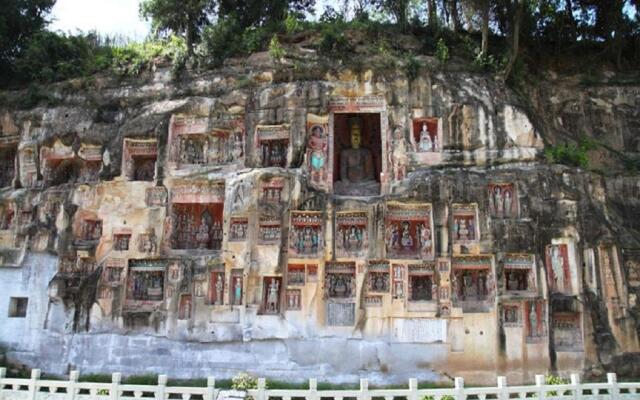 Lavande Hotel·Bazhong Fortune Center