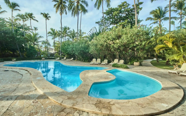 Los Corales Beach Village