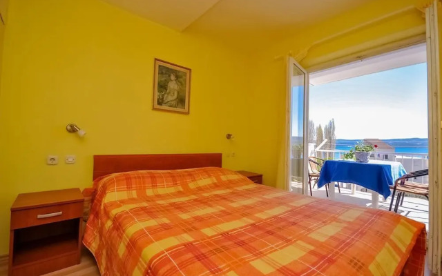 Apartments and Rooms Nikola