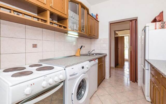 Immaculate 3-bedrooms Apartment in Rab 1-8 Pers