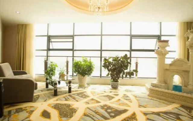 Xingshan Luoma Holiday Hotel