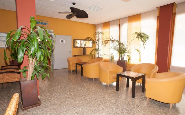 Poniente Playa Aparthotel