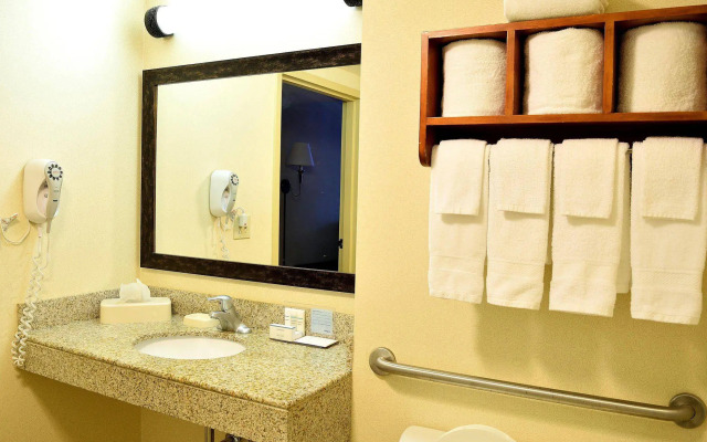 Hampton Inn & Suites Williamsburg-Richmond Rd.