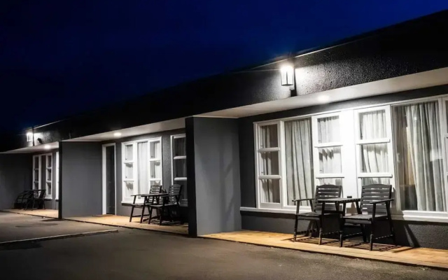Frimley Lodge Motel