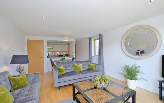 Modern two Bedroom Aberdeen Apartment With River Views