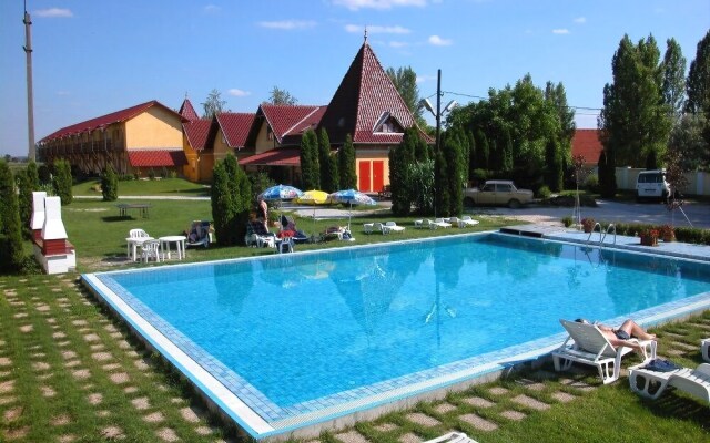 Piknik Holiday Village