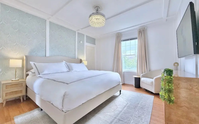 The Colonial Mt. Lebanon by Luxe PGH