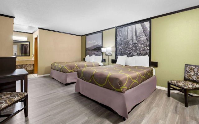 Super 8 by Wyndham Crescent City