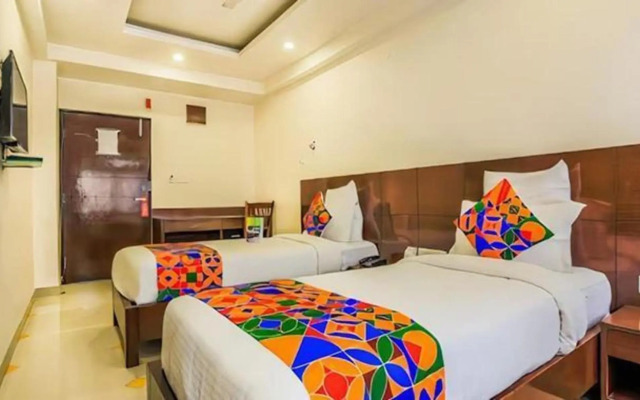 Townhouse OAK Hotel Joy24