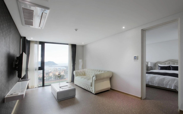 Eins Hotel