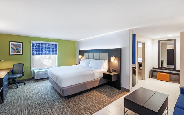Holiday Inn Express & Suites Baton Rouge East by IHG