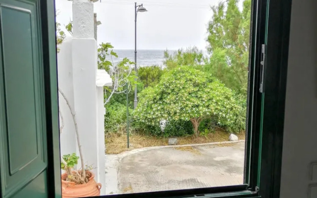 Traditional country house in Tinos