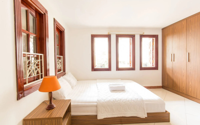 Leiden Homestay & Cafe