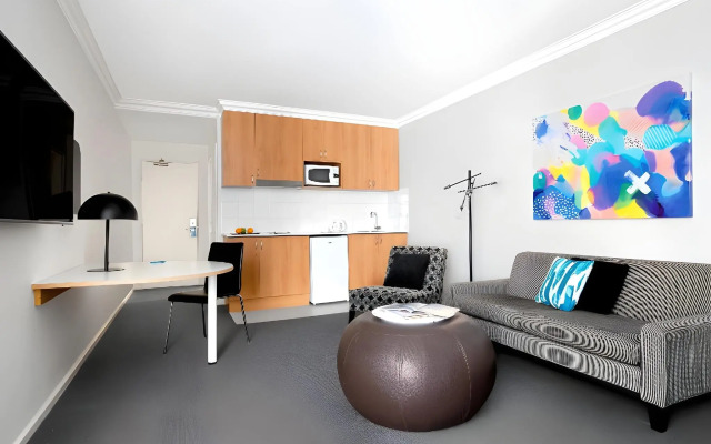 Oaks Perth Hotel