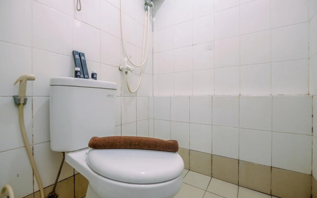 Modern And Tidy 2Br Bassura City Apartment