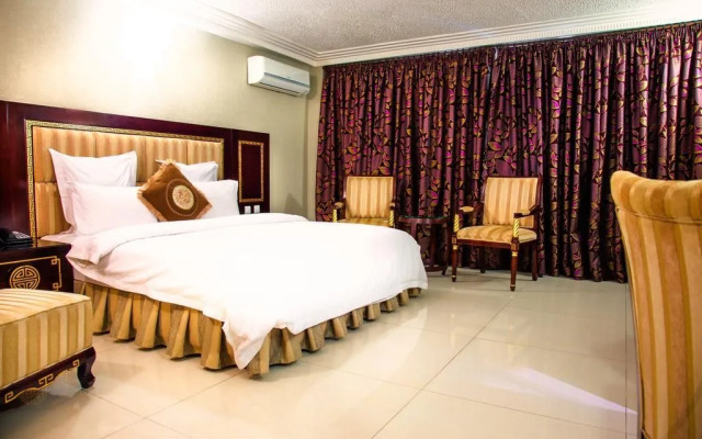 Nobila Airport Hotel